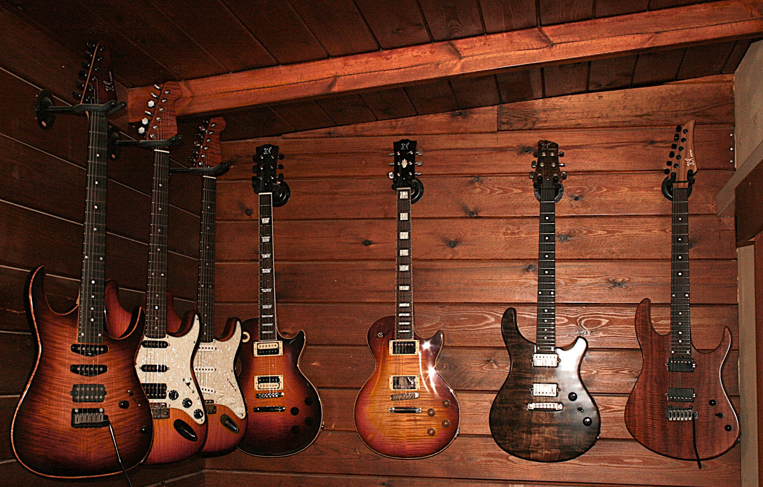 foto guitarras en stock scaled